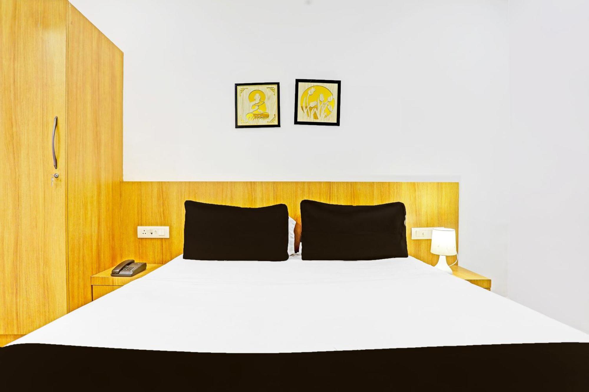 Super Hotel O Raipur Exteriör bild