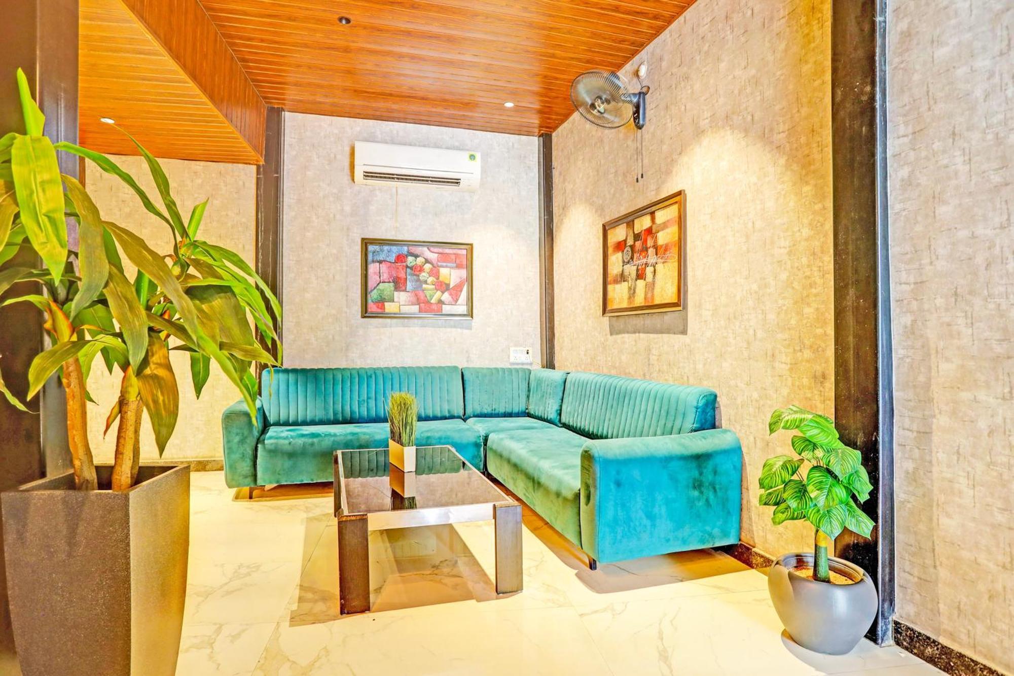 Super Hotel O Raipur Exteriör bild