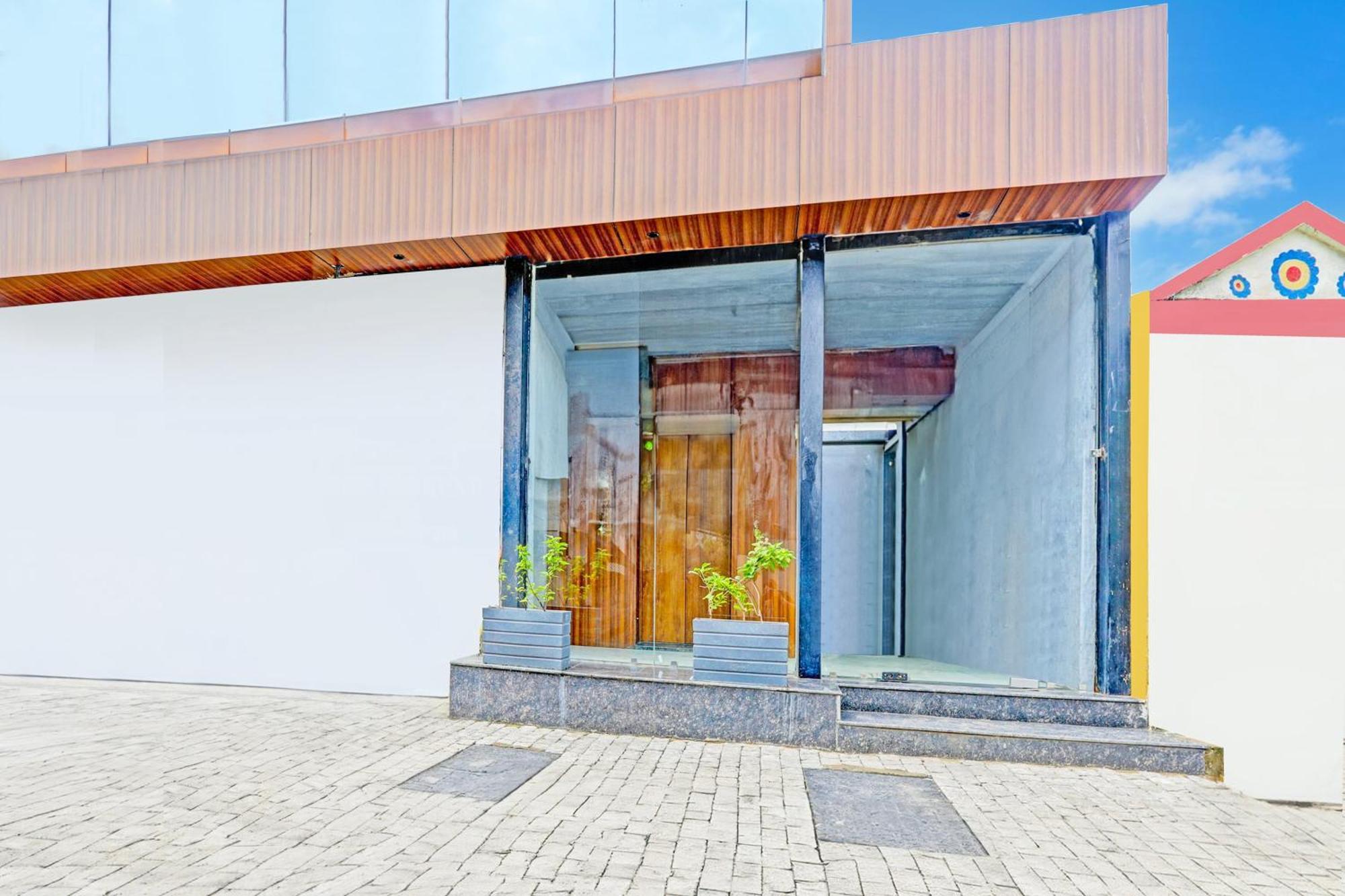 Super Hotel O Raipur Exteriör bild